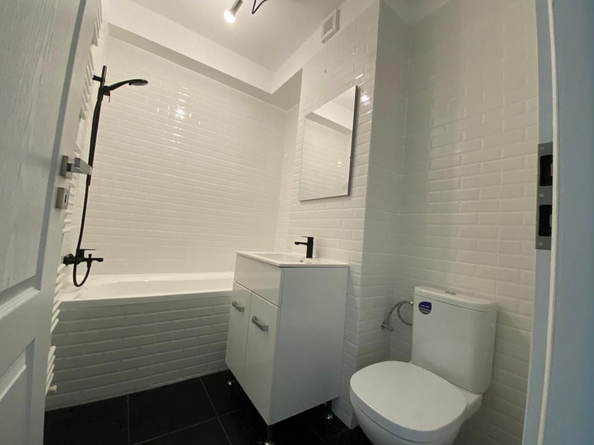 Studio Galaxy Plaza Residence Sector 6 Bukarest Exteriör bild